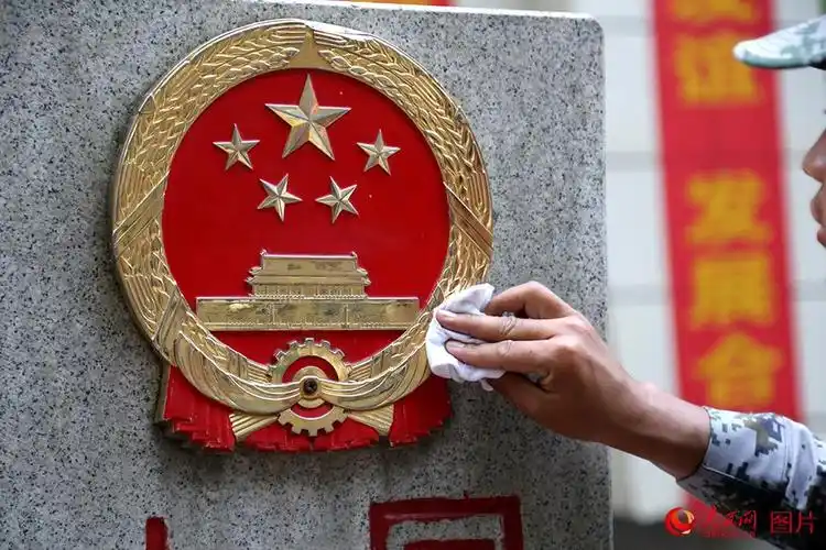 致敬!边防军人冒险守卫中尼边境"空镇"【4】--军事--人民网