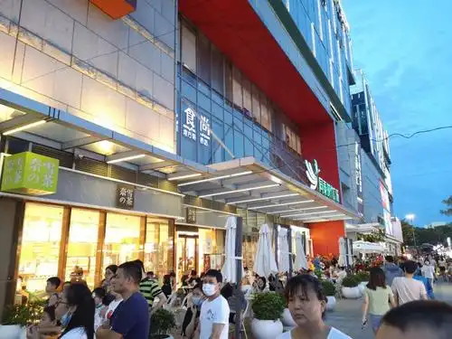 同泰时代广场潮玩夜巷开业宝安再添网红打卡新地标