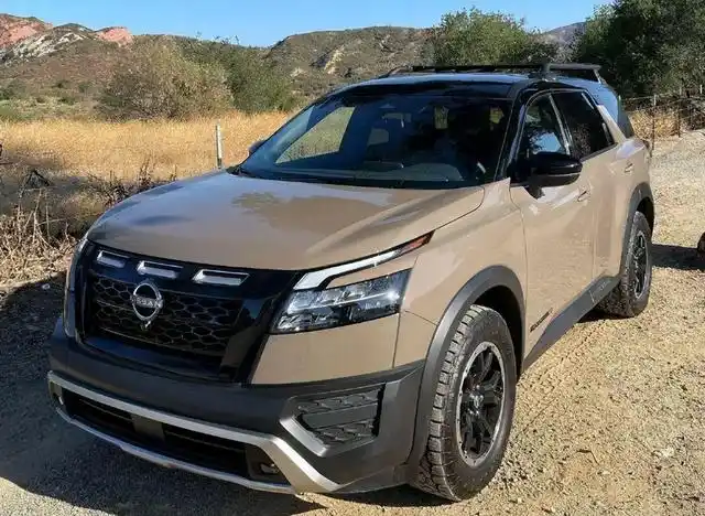 包括日产逍客和日产奇骏等车型,同时也有别于日产途乐这样的硬派