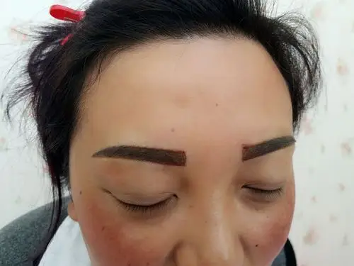 雾眉刚做完的效果