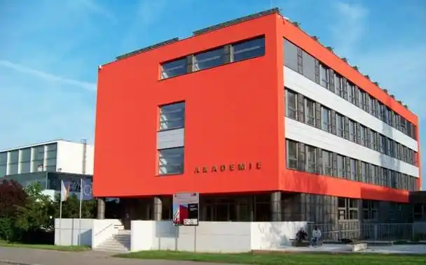 法国布雷斯特商学院应用心理学与管理专业硕士招生简章