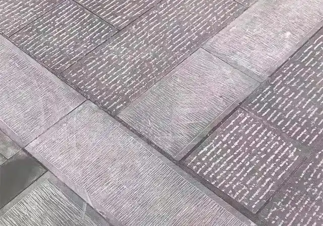 可选斧剁面青石板材,人工青石錾道面两种,古城青石板,古镇青石板铺地