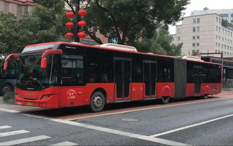 杭州公交 jnp6180gm b1路 6-6847