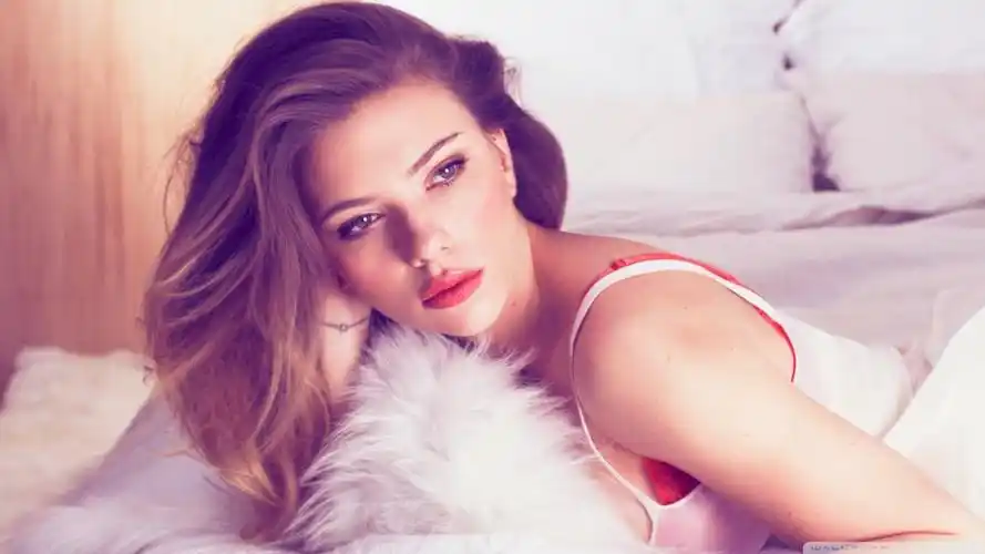 西方迷人少女性感写真