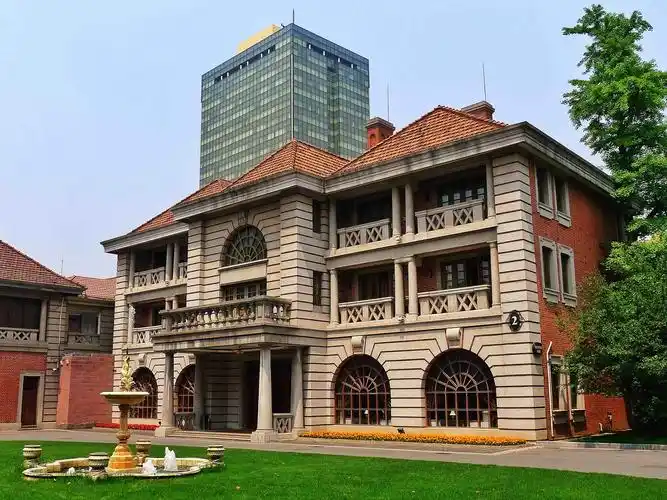 宾馆……地址:南京西路1025号静安别墅几乎可以说是上海最著名的弄堂