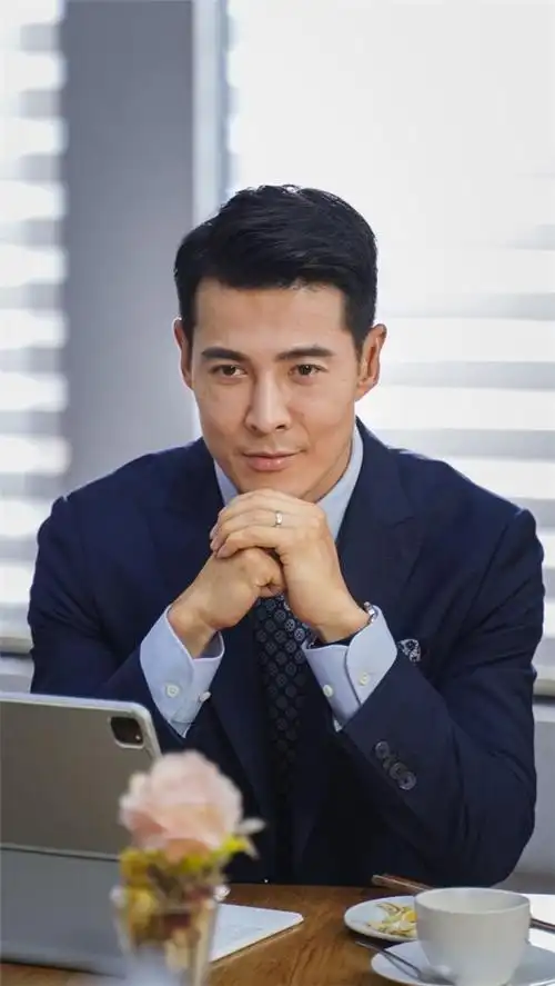 重构都市精英男士生活方式卡尔丹顿用新品说话