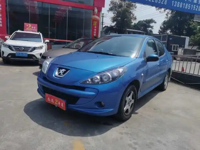 13年5月上牌标致207三厢14l手动驭乐版