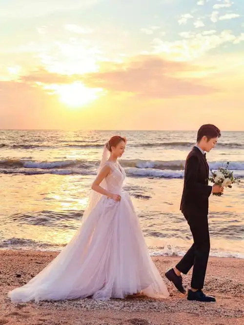 婚纱照终于拍完了照片也出来了99开始拍照没多久精修就出来了,速度