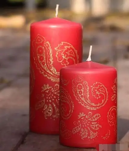 当然,早在战国时期中国就已经出现了蜡烛,当时的蜡烛是用蜂蜡或者树脂