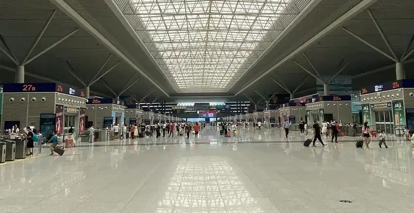 郑州东站正常运行高铁班次陆续恢复