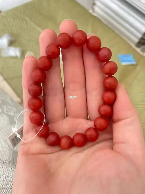 各位大师帮忙鉴别一下#保山南红  #真假鉴别