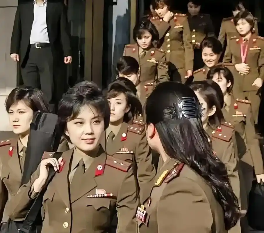 朝鲜牡丹峰乐团的姑娘们,个个颜值在线,美若天仙.