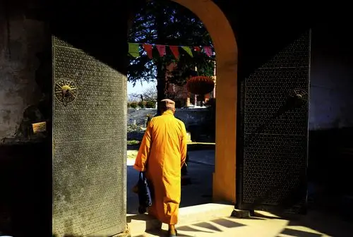 僧人出行 - 河南摄影站 - 数码摄影网论坛 - 摄影交流论坛