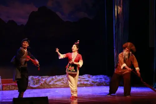 《刘三姐》演员完美首秀 老成员亮相现场互唱刘三姐歌谣