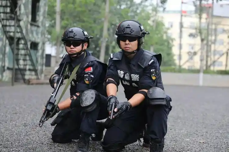 前方高帅直击特警训练场最新情况组图