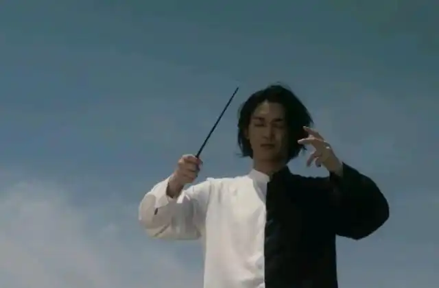 托雷基亚奥特曼总是吃零食就算了现在还尬舞和当乐队指挥