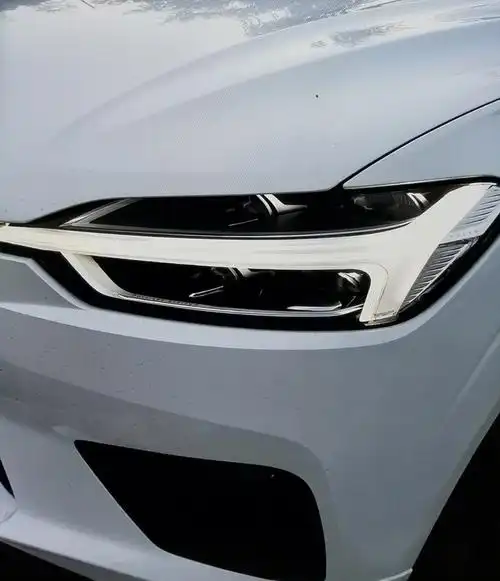 沃尔沃雷神之锤大灯