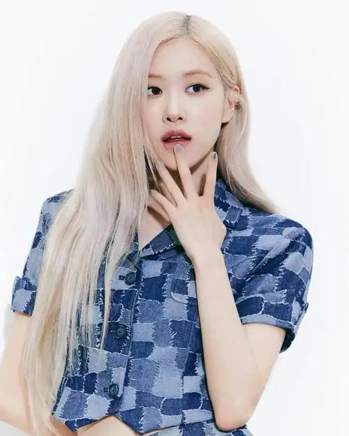 blackpink朴彩英肉肉太漂亮了