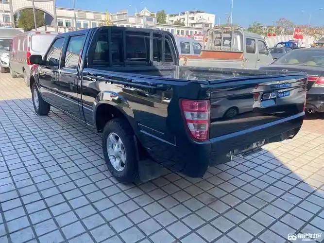 江铃宝典皮卡车出售加长版拖箱极品车况