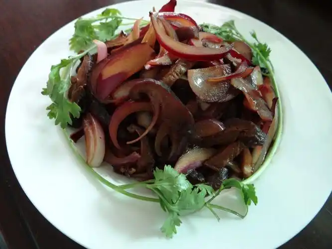 洋葱炒香菇