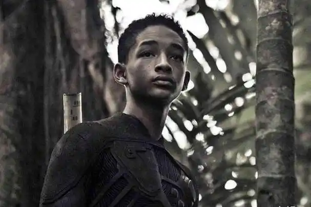 父亲是国际影帝,12岁主演电影成龙是配角,现25岁却长成"怪物"_史密斯