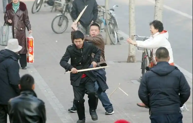 四九巡城使像个炸弹一样爆炸