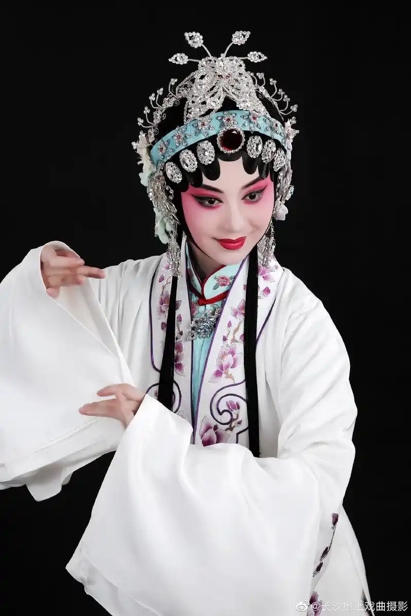 京剧舞台旦角影像荟萃台前幕后美丽总动员10