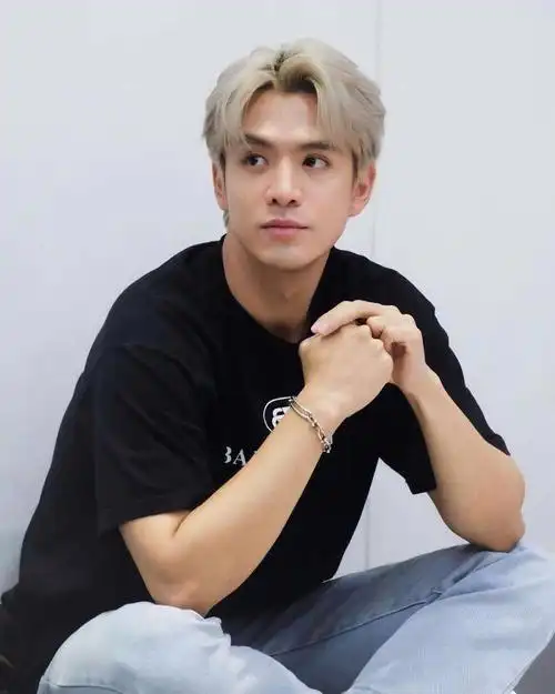 film饭拍图片他好喜欢小熊跟小孩子一样