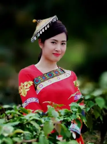 《气质非凡》环江毛南族姑娘