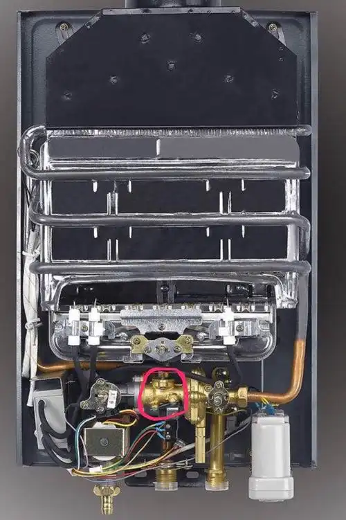 这个美的热水器内部,图上画圈的那个零件叫什么啊?麻烦懂的人给说说