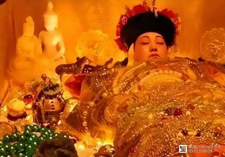 1972年,内蒙发现清代女子大墓,尸身穿龙袍240年不腐,她是谁?