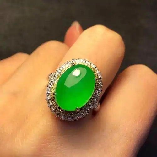 【精品赏析】老坑阳绿鸽子蛋卡地亚款戒指
