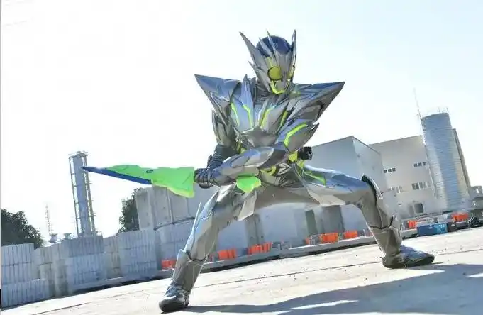 假面骑士零一飞电惊现战斗型修玛吉亚金属簇飞蝗拔刀斩无敌