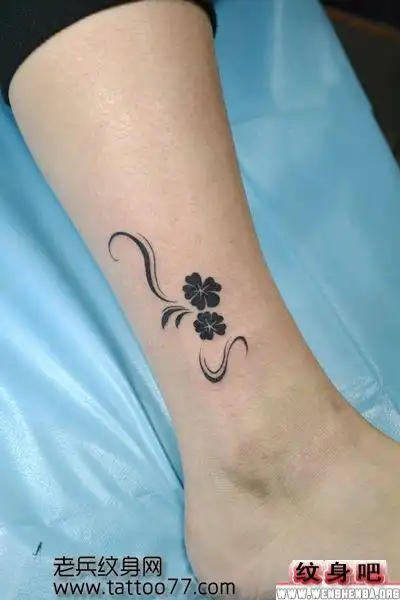 返回我爱纹身网首页推荐纹身图案图腾幸运草藤蔓女生腿部纹身女生腿部