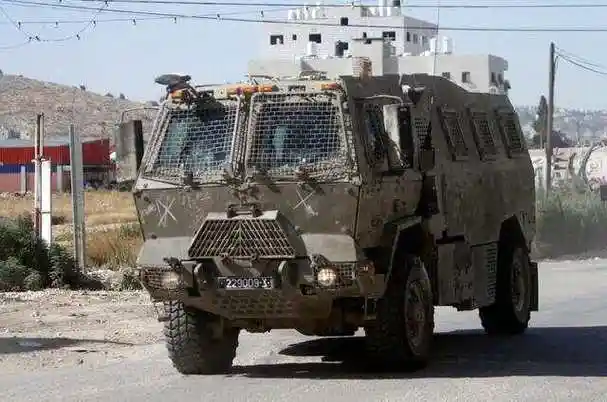 地面战第一天就被击毁,神秘的以军黑豹多用途装甲车