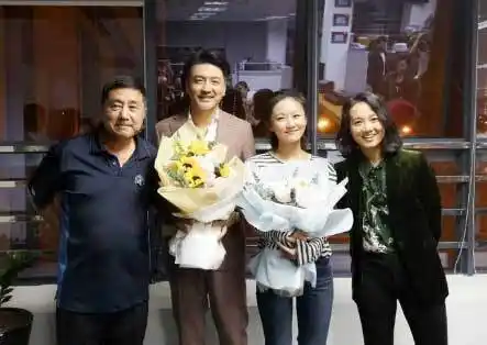 近日,演员王策在电影《大鳄之门》中的全部戏份杀青,王策本人在微博晒