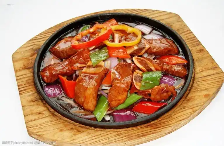 铁板黑椒牛仔骨图片