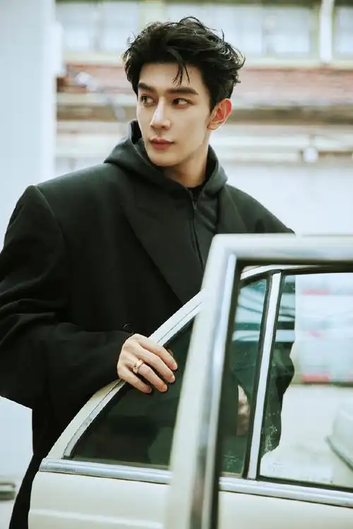 智族gqnight无定式派对##夏之光赛博科技感造型