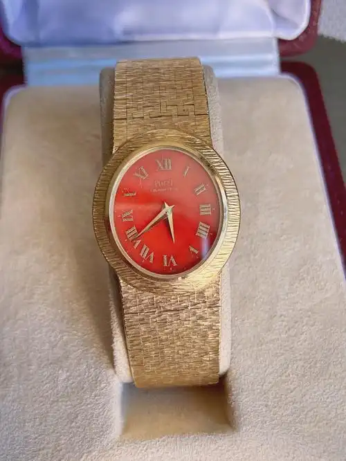 piaget伯爵18k金粉红表盘腕表石英机芯编