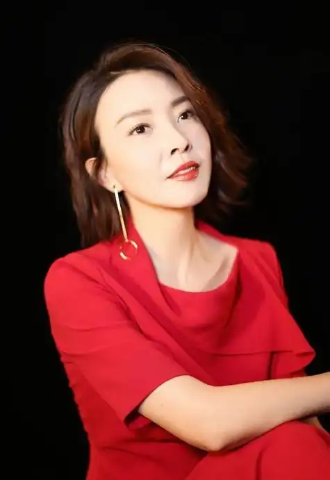 迷龙的老婆是刘威葳扮演的.