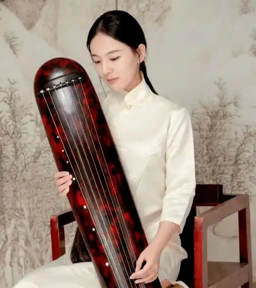 100首古琴曲告诉你——弹古琴的女人,美到了骨子里