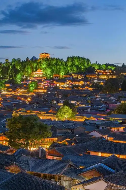 云南丽江是一个特别美的地方,很多的人也都非常的喜欢我们来到这里