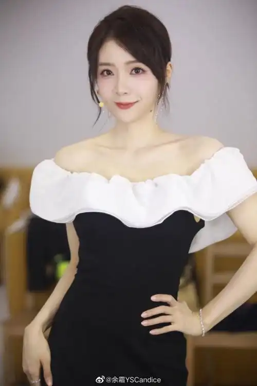 余霜更博晒照:晚安!明天lpl见!-直播吧