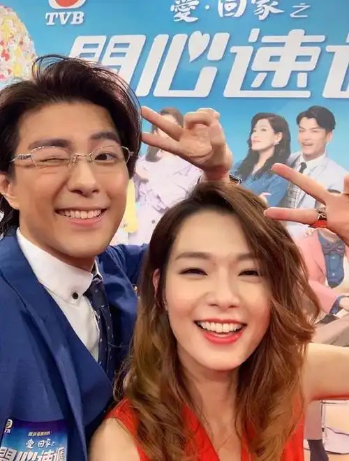 传夜上香闺拍拖 张景淳施「发」术 冧掂失婚吕慧仪!