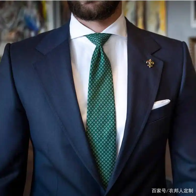 胸针点亮西装,戴对了,它会向全世界说你的好话!