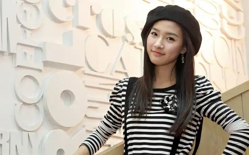 kimsoeun金素恩清纯桌面壁纸