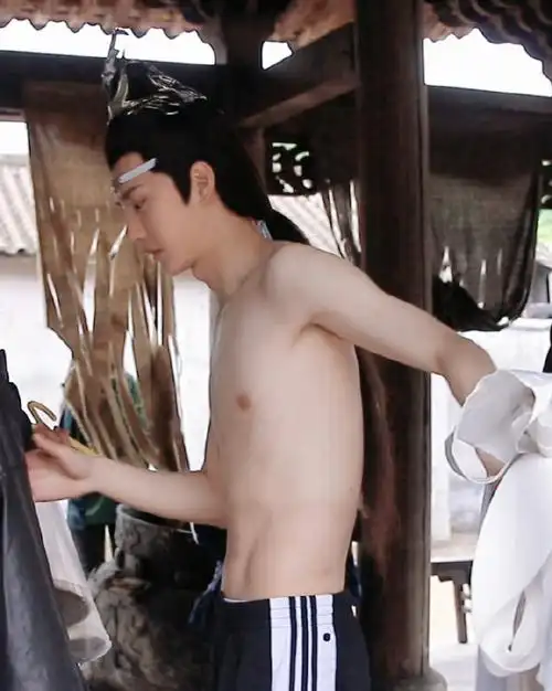 早上吃饭时我在反复看顺手捡的这几张图