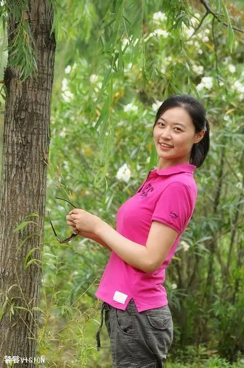 晚报社的年轻女记者