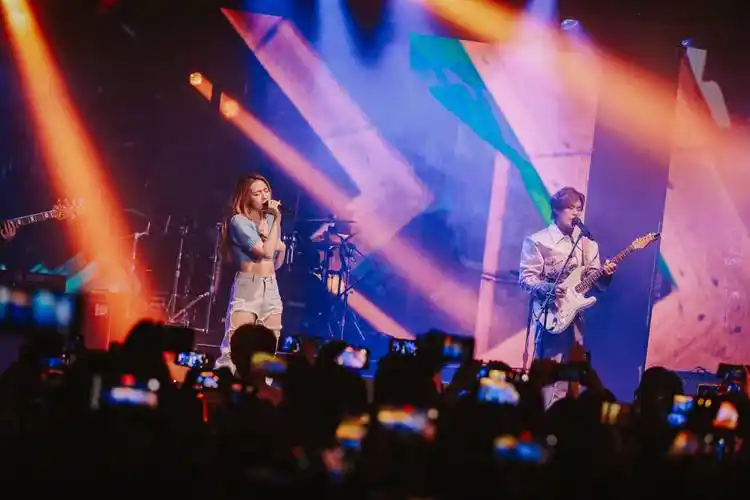 告五人乐队内地巡演杭州开跑 无上限搭造豪华舞台_歌迷_城市_平台