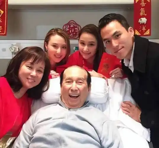 视频里,何超莲感谢窦骁亲力亲为操办婚礼的辛苦付出,随后发表爱的宣言